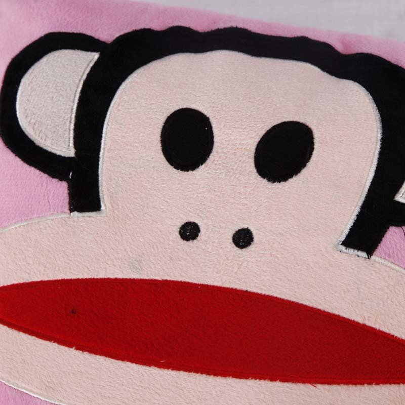 居家爱家纺新款毛绒卡通抱枕被儿童可爱薄被子沙发靠垫被子大嘴猴粉色