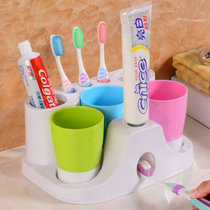 乾越 三口之家带自动挤牙膏器牙刷架漱口杯套装 刷牙杯牙具套装卫生间洗漱用品 颜色随机发