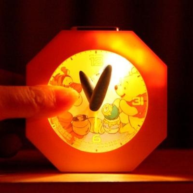 disney迪士尼糖果色多边形静音闹钟c3015小熊维尼