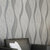 睐可现代波浪竖条纹墙纸 抽象时尚背景壁纸 客厅卧室餐厅无纺布(浅灰色BEM-18205)第4张高清大图