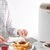松下（Panasonic）SD-P1000面包机 家用 早餐机 烤面包机 和面机 全自动 可预约 果料自动投放 500g(藕色)第4张高清大图
