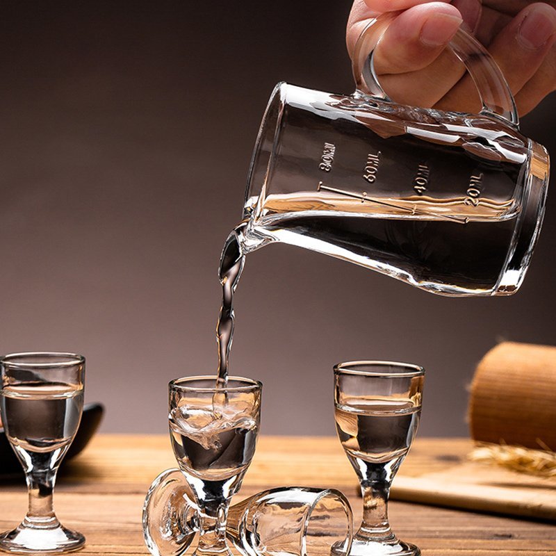 玻璃白酒杯套装家用刻度分酒器一口杯中式创意白酒酒盅饭店用刻度分