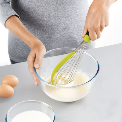 英国JOSEPH手动可旋转打蛋器 烘培用具 鸡蛋搅拌器 搅蛋器 搅蛋棒 二合一打蛋器面糊刀  刮片  真快乐厨空间(灰色)
