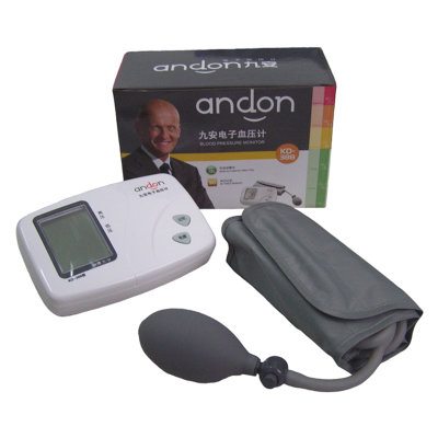 半自动血压计推荐：九安KD-388电子血压计（半自动臂式）