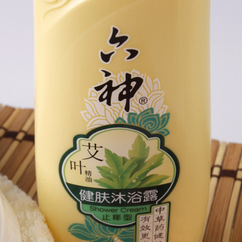 六神艾叶健肤沐浴露止痒型200ml瓶