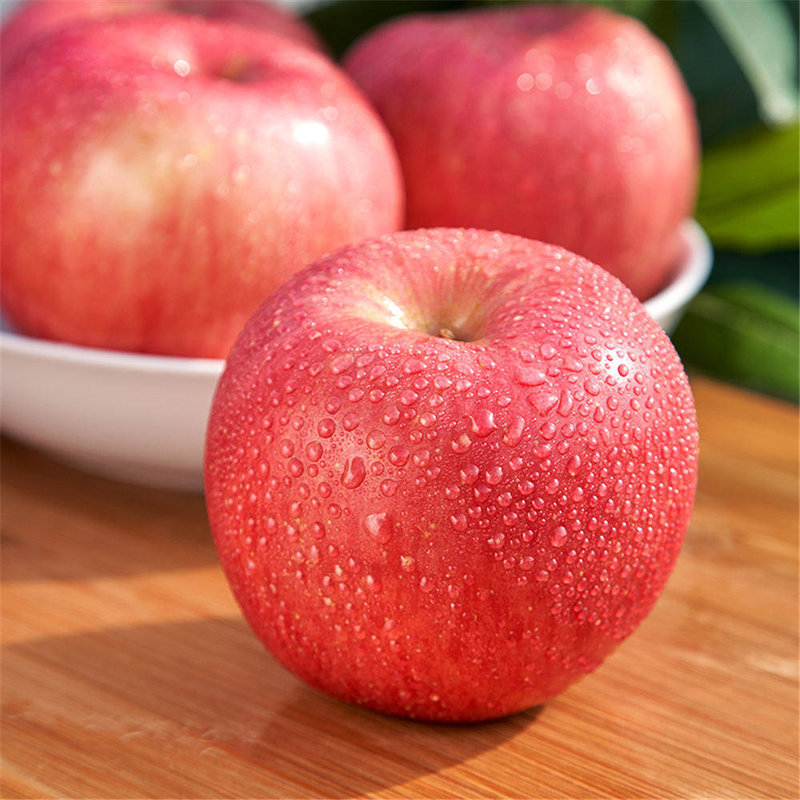 17岁的甜山东栖霞红富士苹果约25斤装7075mm果果肉饱满脆甜多汁