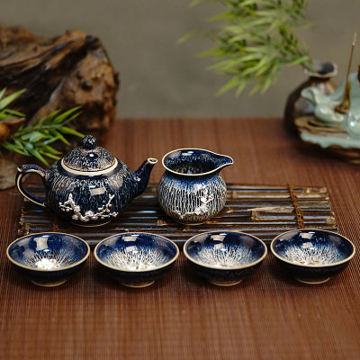 陶器花盆:让室内植物焕发生机的艺术作品