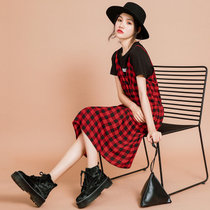 七格格2017夏装新款时尚红黑撞色格子宽松V领吊带连衣裙女N606(红格 XL)